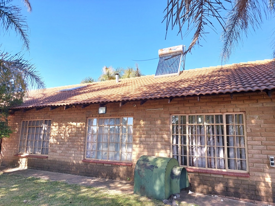 3 Bedroom Property for Sale in Mamogaleskraal AH North West